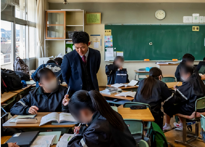 山梨県富士吉田市立吉田中学校 校長先生、高部先生、長崎先生