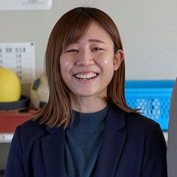 西村 知夏 先生