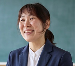 吉田 沙也加 先生